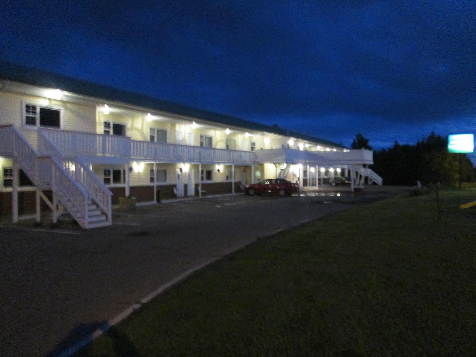 Scenic Motel Moncton Exterior photo